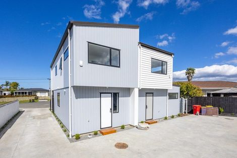 Photo of property in 13 Edgerton Road, Te Atatu Peninsula, Auckland, 0610