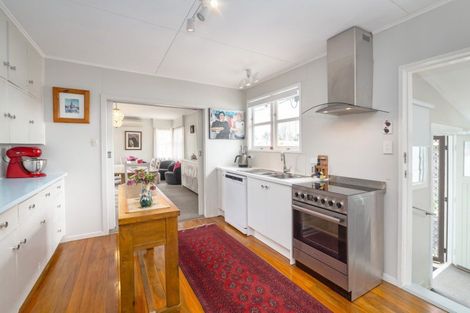 Photo of property in 2 Wood Street, Greytown, 5712