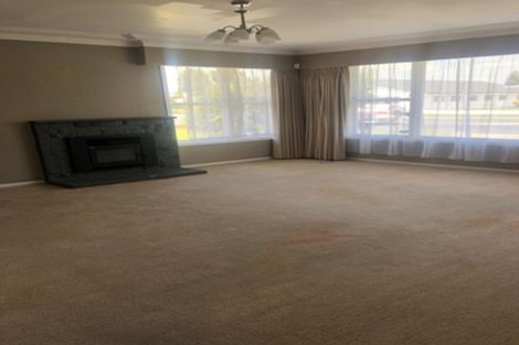 Photo of property in 70 Clevedon Road, Papakura, 2110