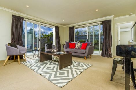 Photo of property in 42 Huntington Park Drive, Greenhithe, Auckland, 0632