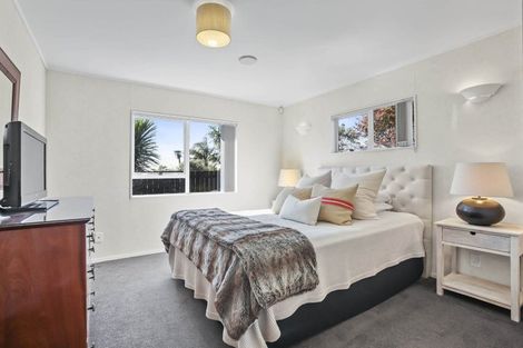 Photo of property in 1/6 Somerton Rise, Henderson, Auckland, 0612