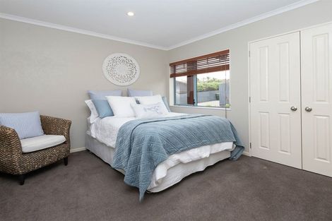 Photo of property in 31 Moyrus Crescent, East Tamaki Heights, Auckland, 2016