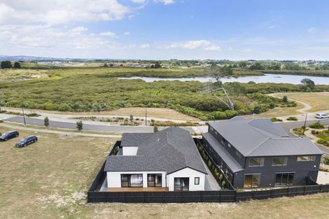 Photo of property in 51 Emerald Avenue, Rosehill, 2113
