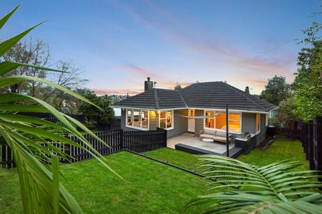Photo of property in 1/13 Howard Road, Northcote, Auckland, 0627