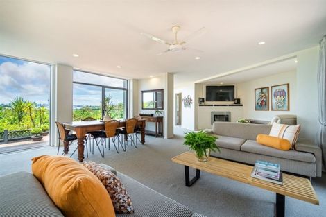 Photo of property in 65a Exmouth Road, Northcote, Auckland, 0627