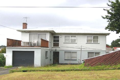 Photo of property in 2/13 Lancaster Road, Beach Haven, Auckland, 0626