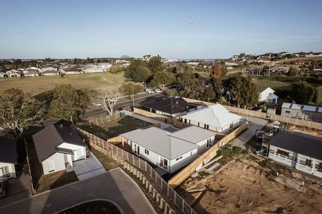 Photo of property in 13b Western Avenue, Omokoroa, 3114