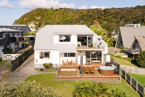 Photo of property in 15 Du Fresne Place, Russell, 0202