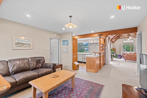 Photo of property in 19 Skerries Street, Outram, 9019