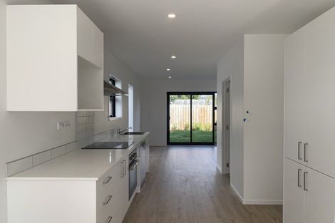 Photo of property in 24 Rauemi Way, Te Atatu South, Auckland, 0610