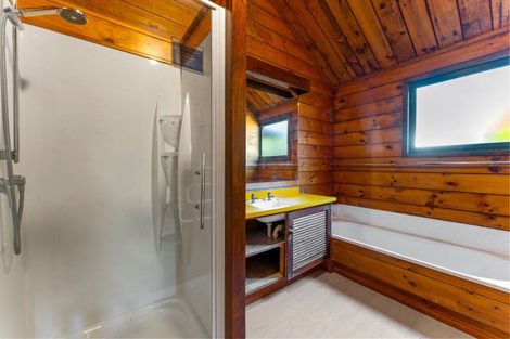 Photo of property in 200 Awa Road, Kumeu, 0891