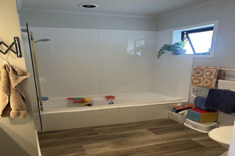 Photo of property in 100 Murphy Road, Taradale, Napier, 4112