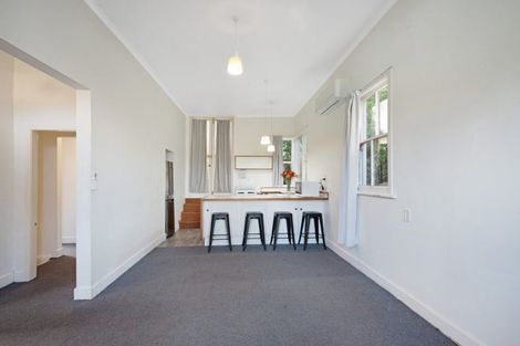Photo of property in 15a Mortimer Terrace, Aro Valley, Wellington, 6021