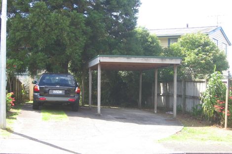 Photo of property in 47 Greenslade Crescent, Northcote, Auckland, 0627