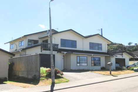 Photo of property in 8a Bay Lair Grove, Island Bay, Wellington, 6023