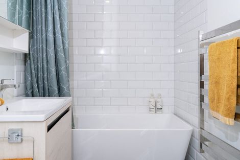 Photo of property in 49 Government Road, Raglan, 3225