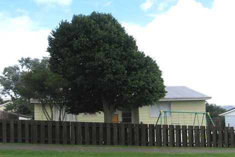 Photo of property in 8 Surprise Place, Cannons Creek, Porirua, 5024