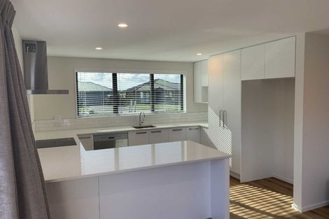 Photo of property in 14 Broadway Parade, Rolleston, 7615