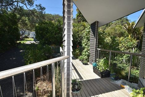 Photo of property in 9 Domain Crescent, Muriwai, Waimauku, 0881