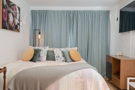 Photo of property in 84 Park Road, Titirangi, Auckland, 0604