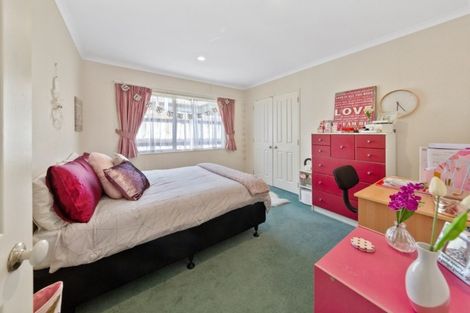 Photo of property in 13 Maghera Drive, East Tamaki Heights, Auckland, 2016