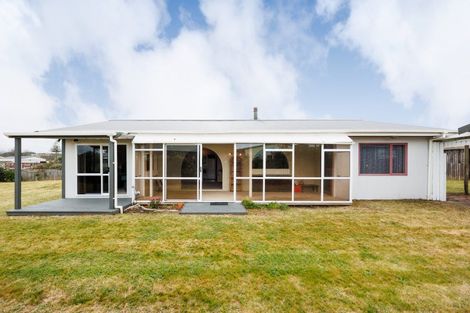 Photo of property in 14 Te Kiri Street, Himatangi Beach, Foxton, 4891