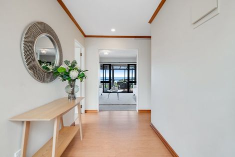 Photo of property in 15 Higham Ferrers Place, Red Beach, 0932