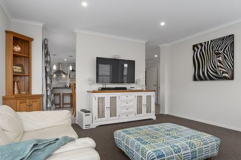 Photo of property in 294 Lakes Boulevard, Pyes Pa, Tauranga, 3112