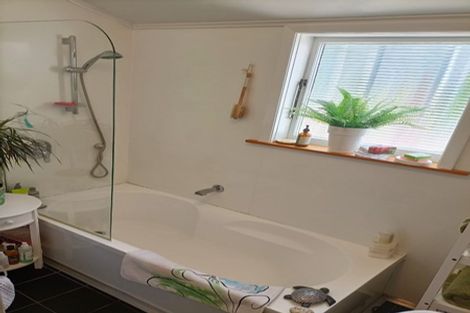 Photo of property in 17 Fernhill Terrace, Wadestown, Wellington, 6012