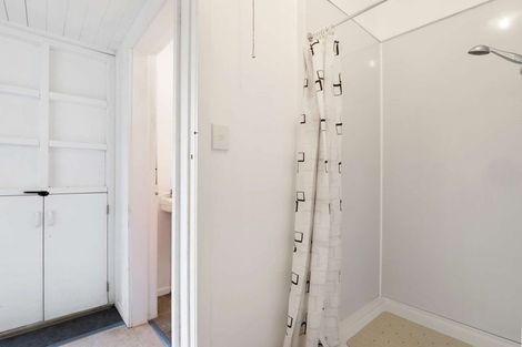 Photo of property in 32 Hutchison Crescent, Durie Hill, Whanganui, 4500