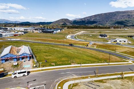 Photo of property in 42 Doug Ledgerwood Drive, Wanaka, 9305