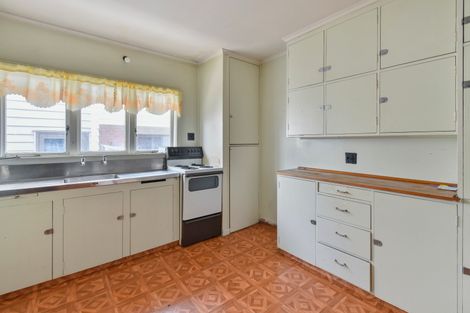 Photo of property in 56 Cambridge Terrace, Papatoetoe, Auckland, 2025