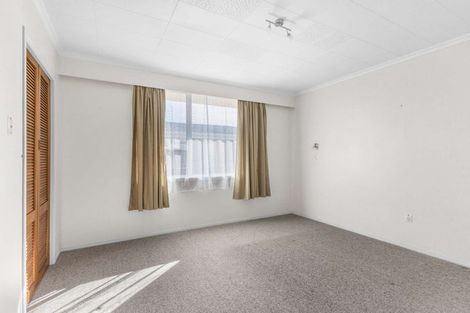 Photo of property in 39 Nevada Drive, Merrilands, New Plymouth, 4312