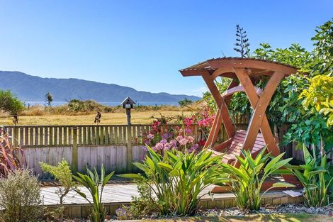 Photo of property in 131 Manly Street, Paraparaumu Beach, Paraparaumu, 5032