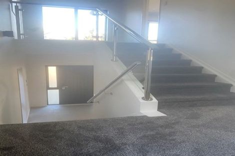 Photo of property in 13b Tenbless Court, Unsworth Heights, Auckland, 0632