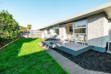 Photo of property in 18 Sawtell Place, Northcote, Christchurch, 8052