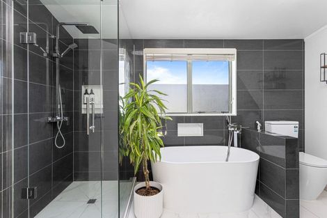 Photo of property in 3/102a Manuka Road, Bayview, Auckland, 0629