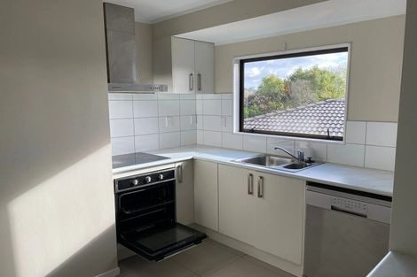 Photo of property in 17 St Catherine Crescent, West Harbour, Auckland, 0618