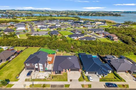 Photo of property in 14 Wheriko Avenue, Glenbrook, Waiuku, 2681