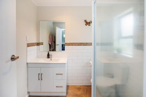 Photo of property in 52 Kentucky Way, Awapuni, Palmerston North, 4412