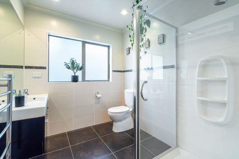 Photo of property in 31 Oakway Drive, Schnapper Rock, Auckland, 0632