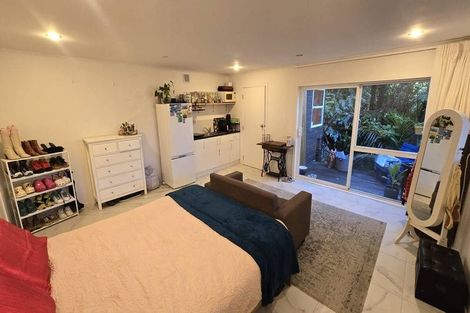 Photo of property in 17 Scenic Drive, Titirangi, Auckland, 0604