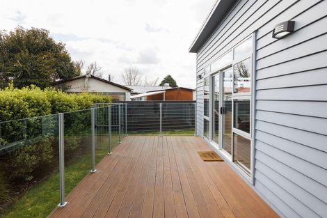 Photo of property in 58 Exeter Crescent, Takaro, Palmerston North, 4412
