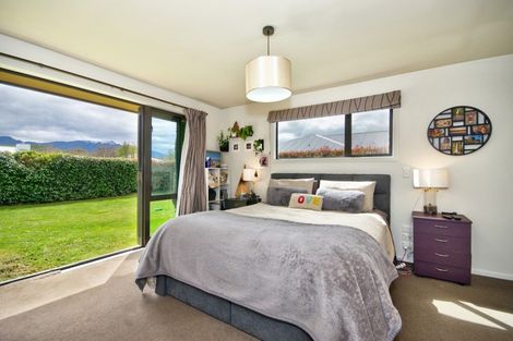 Photo of property in 7 Haddow's Place, Lake Hayes, Queenstown, 9304