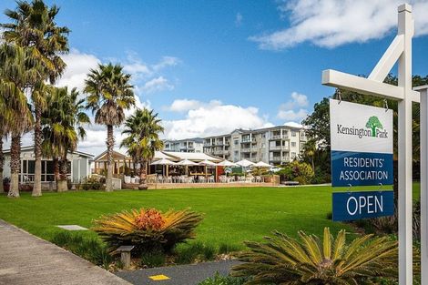 Photo of property in 42 Parkside Drive, Orewa, 0931