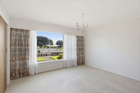 Photo of property in 5 Marine Parade, Paraparaumu Beach, Paraparaumu, 5032