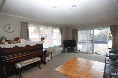 Photo of property in 40 Prestons Road, Redwood, Christchurch, 8051