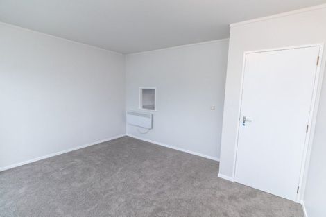 Photo of property in 5 Hawker Street, Mount Victoria, Wellington, 6011