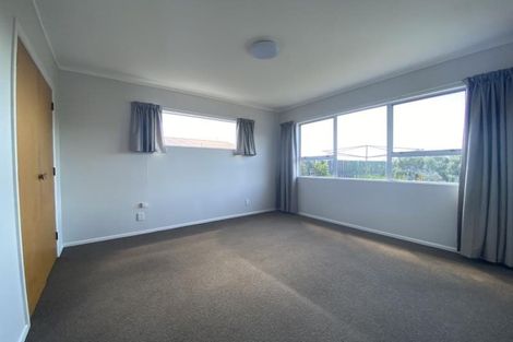 Photo of property in 65a Horokiwi Road West, Newlands, Wellington, 6037