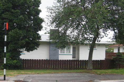 Photo of property in 1/10 Chartwell Avenue, Glenfield, Auckland, 0629